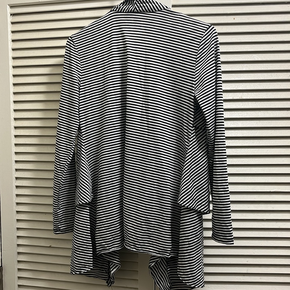 Women’s black and white corrigan - Picture 5 of 5